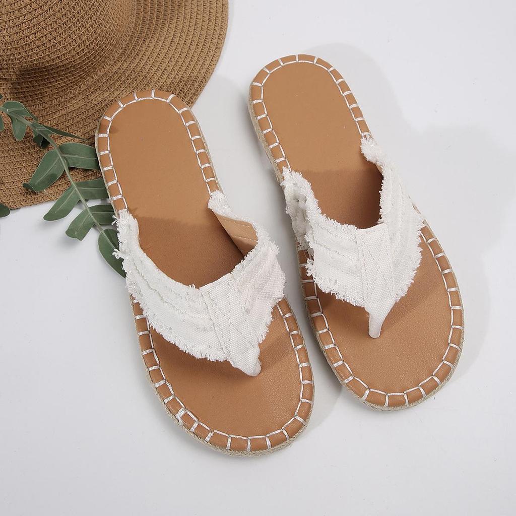 Women's Summer Straw Woven Flip-Flops: Flat Bottom Beach Sandals with Toe Post for Outdoor Use in Large Sizes
