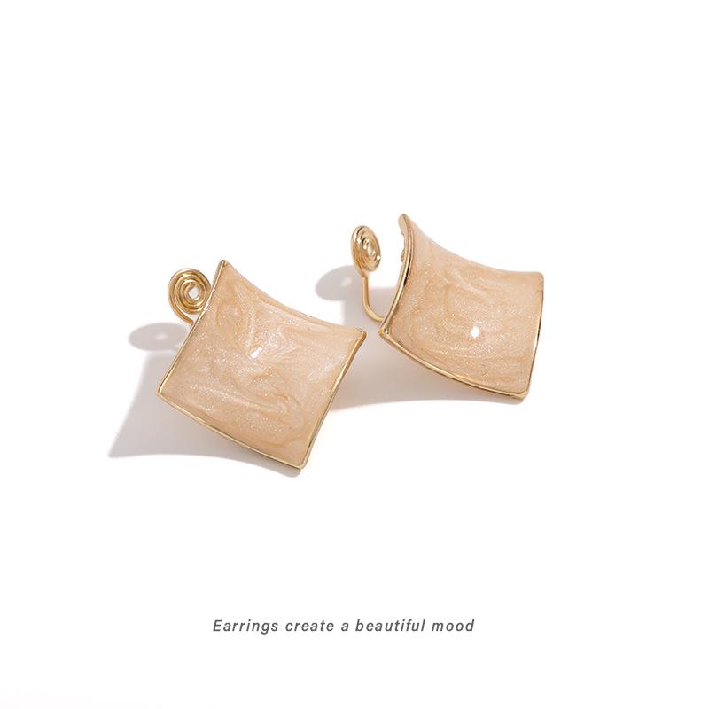 Korean Irregular Diamond Design Clip-On Earrings: Unique, No-Piercing Ear Accessories for Women