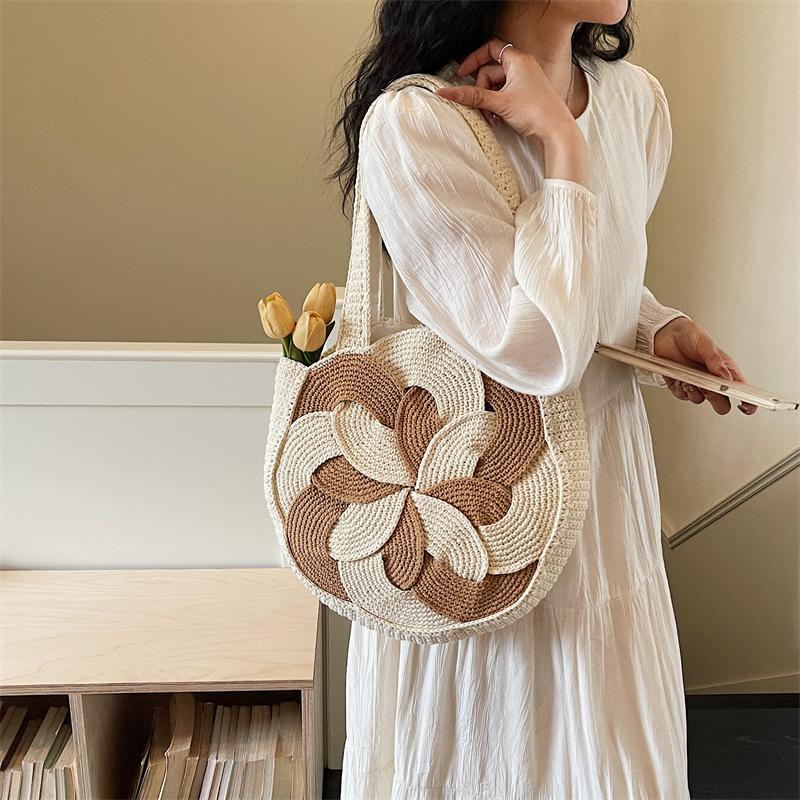 Women's Boho Crochet Round Bag Handwoven Floral Tote Bag Large Capacity Shoulder Bag for Beach Travel Daily Bohemian Style