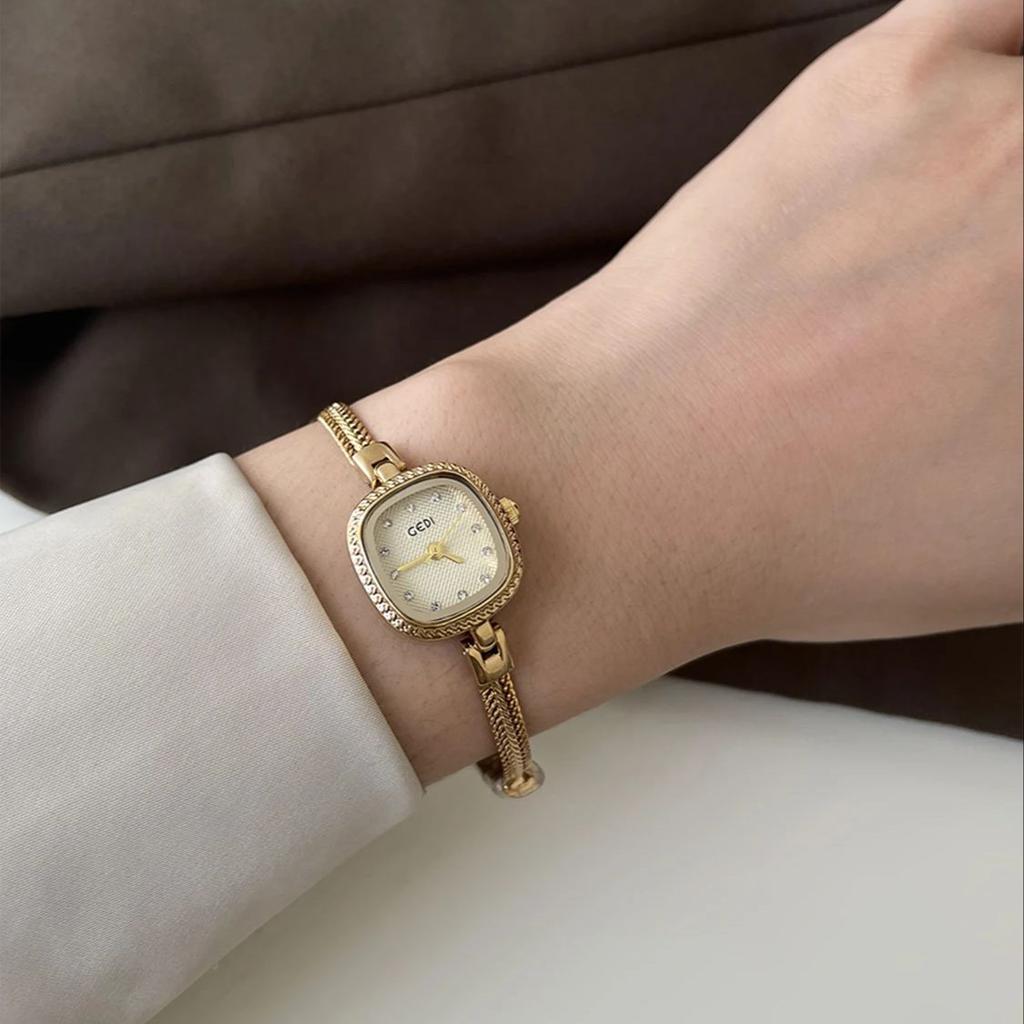 Luxury Brand Premium Bracelet Watch for Women Compact and Exquisite Water-Resistant Slim Strap Quartz Movement Versatile Styling