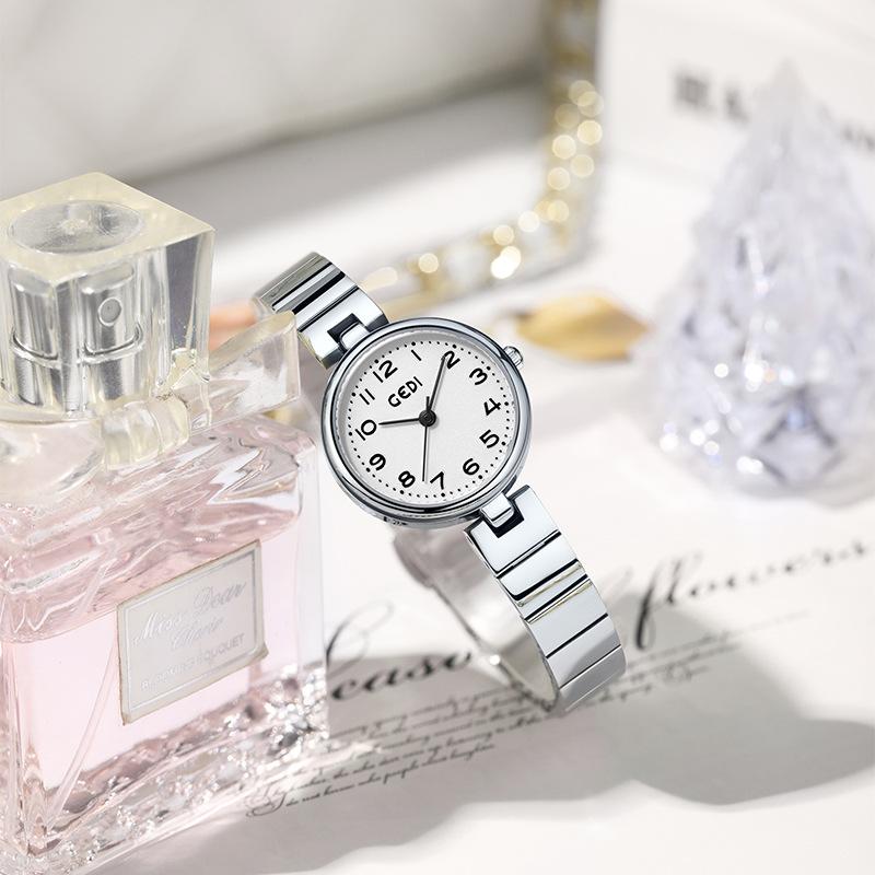 Simple Niche Temperament Student Watch Small Exquisite High Value Alloy Bracelet Watch Women'S Quartz Watch