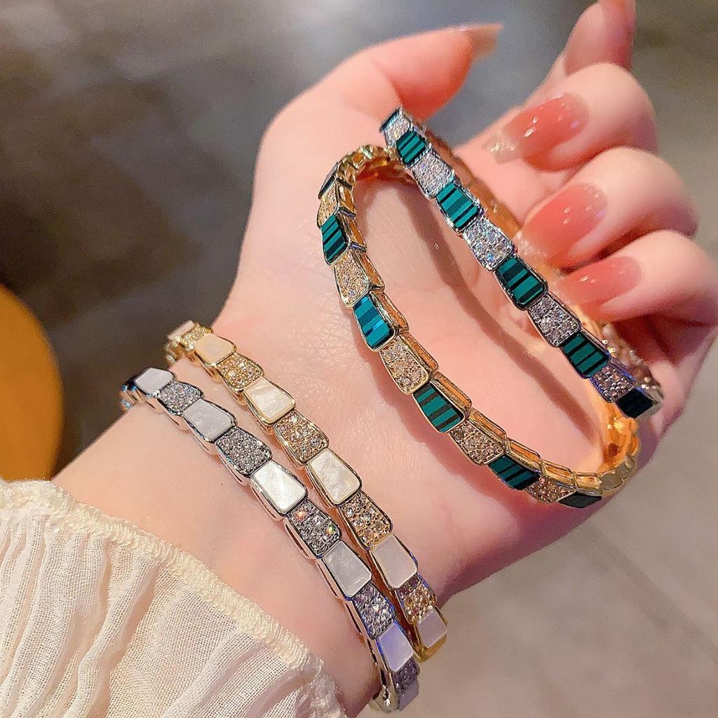 Heavy Industry Spirit Snake Shell Mother Bracelet Women's High Grade Light Luxury Snake Bone Bracelet Open