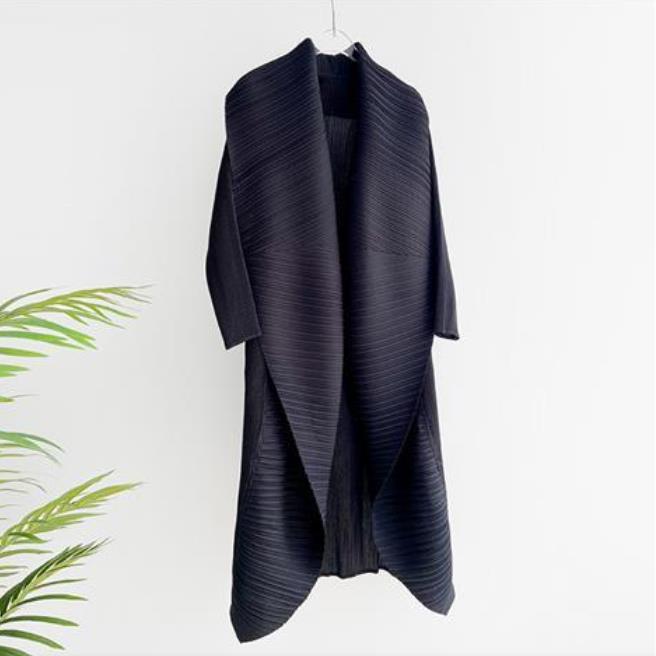 

Женский тренч свободного кроя с мятым дизайном, лацканами с разрезом, длинными рукавами, средней длины, стильная верхняя одежда one size чёрный