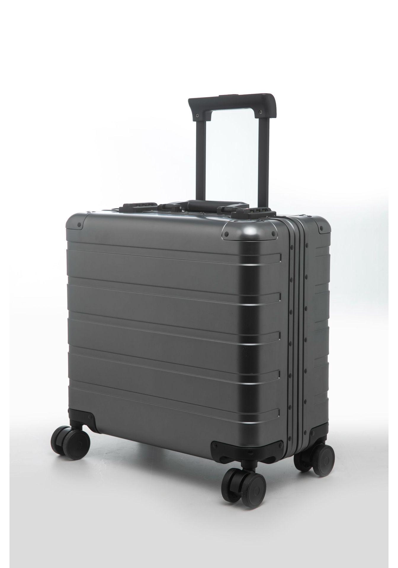 

Tianxiang 18 Lightweight Aluminum-Magnesium Alloy Business Carry-On Suitcase темно-серого