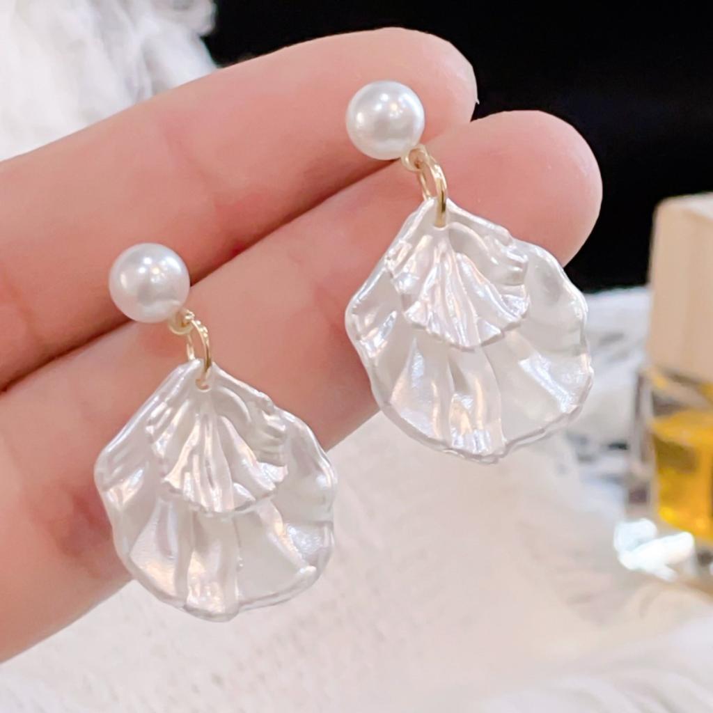 Simple temperament 111 silver needle pearl shell stud earrings female, design sense fringed fan shell earrings versatile earrings