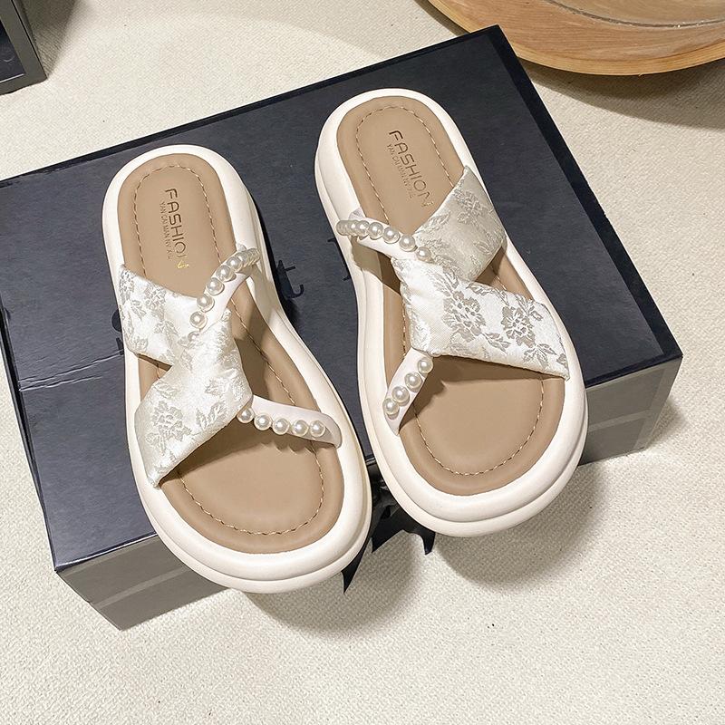 Thick-bottomed Fairy Style Slippers Female Outer Wear 2025 Summer New Fashion Roman Pearl Muffin Cool Slippers Female Tide