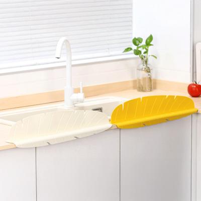 Yousheng 1/2Pcs Leaf Shape Sink Splash Guard with Suction Cups Vegetable Washing Water Splash Protector Kitchen Countertop Anti-Splash Board