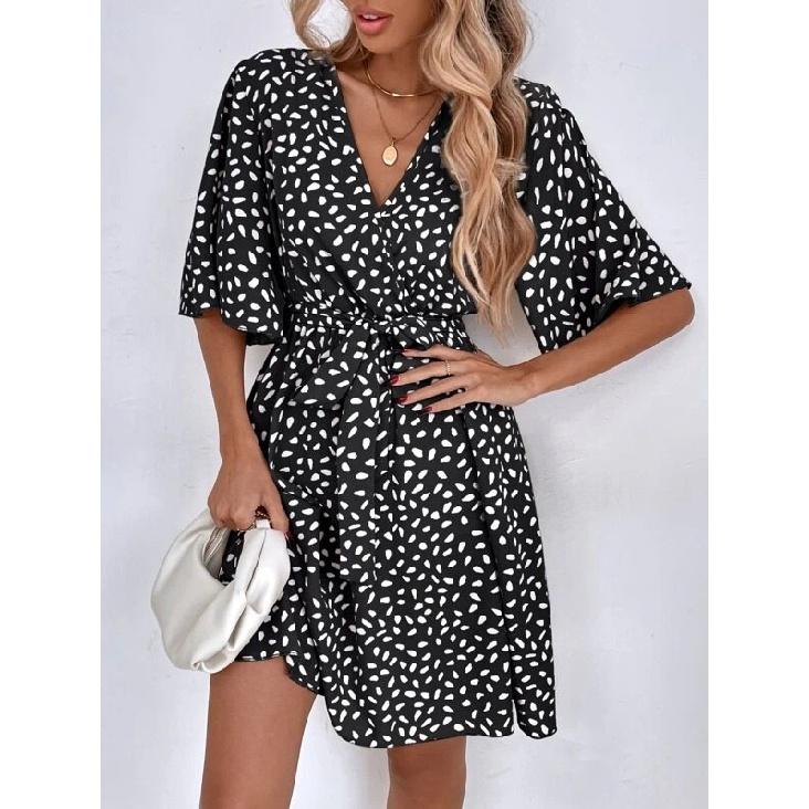 2026 Women's Spring/Summer New V-neck Short-sleeve Waist-cinching Dress