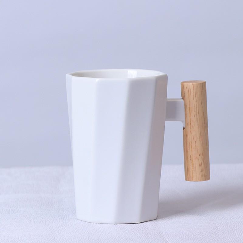 Nordische Keramiktasse mit Holzgriff - Ideal für das Büro, für Kaffee oder als Geschenk