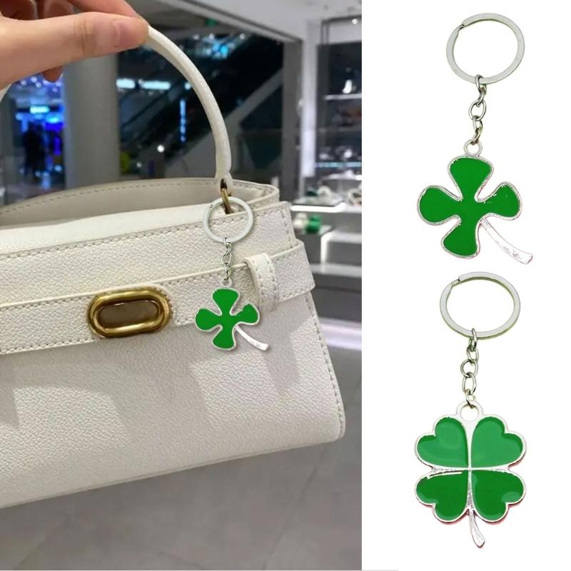 Creative Four Leaf Clovers Keychain Craft of Sturdy Alloy Materials Convenient for Students and Trendy Adults Daily Use