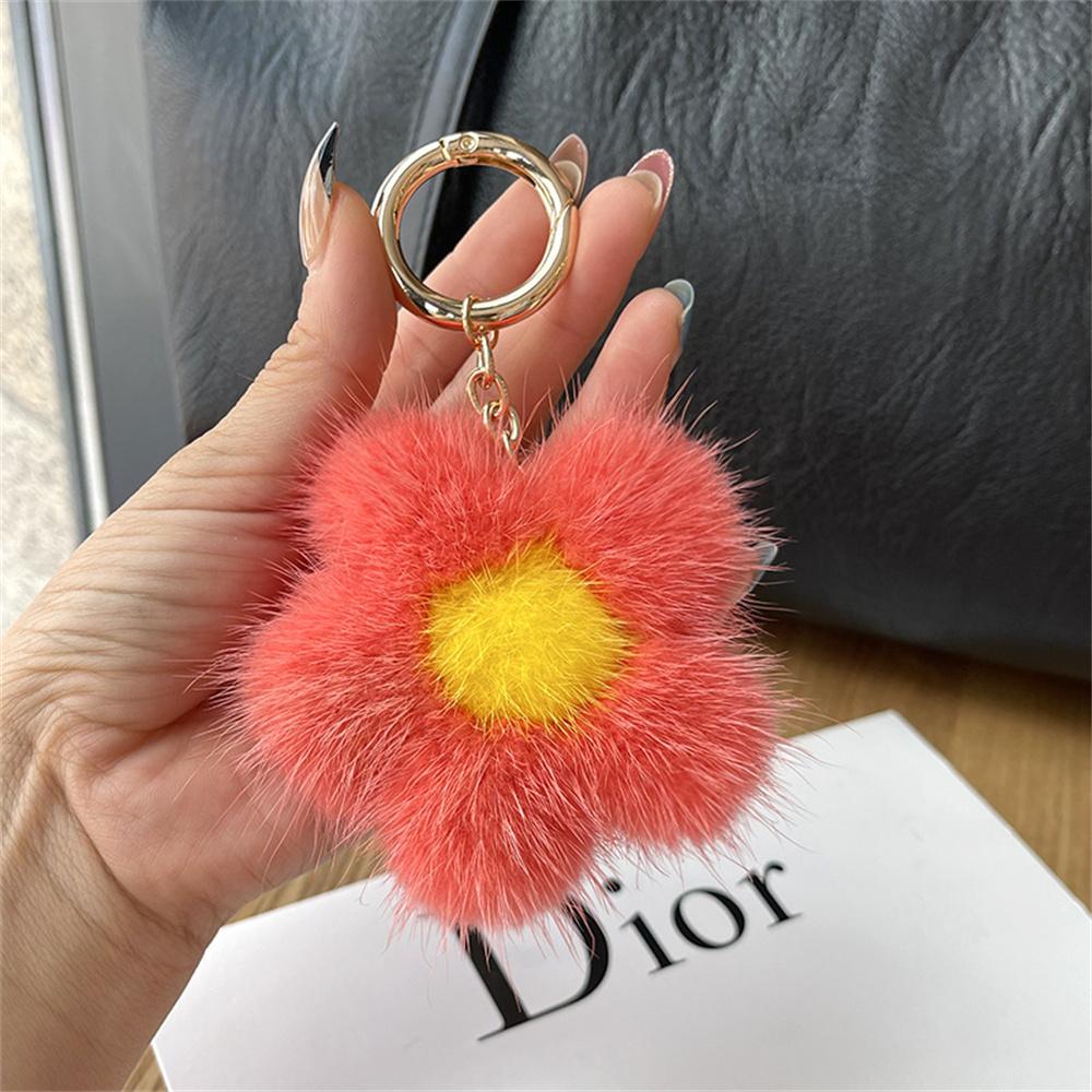 Cute Mink Fur Sunflower Pendant Keychain Real Mink Fur Sunflower Doll Charm Yoys Ornament Keyring Jewelry Pompom Pendant Gifts