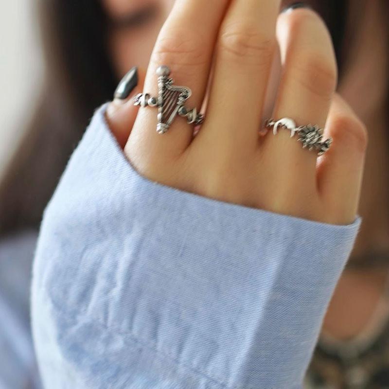 Fashionable Unique And Open Design Copper Ring For Women With Geometric Details Gemstone