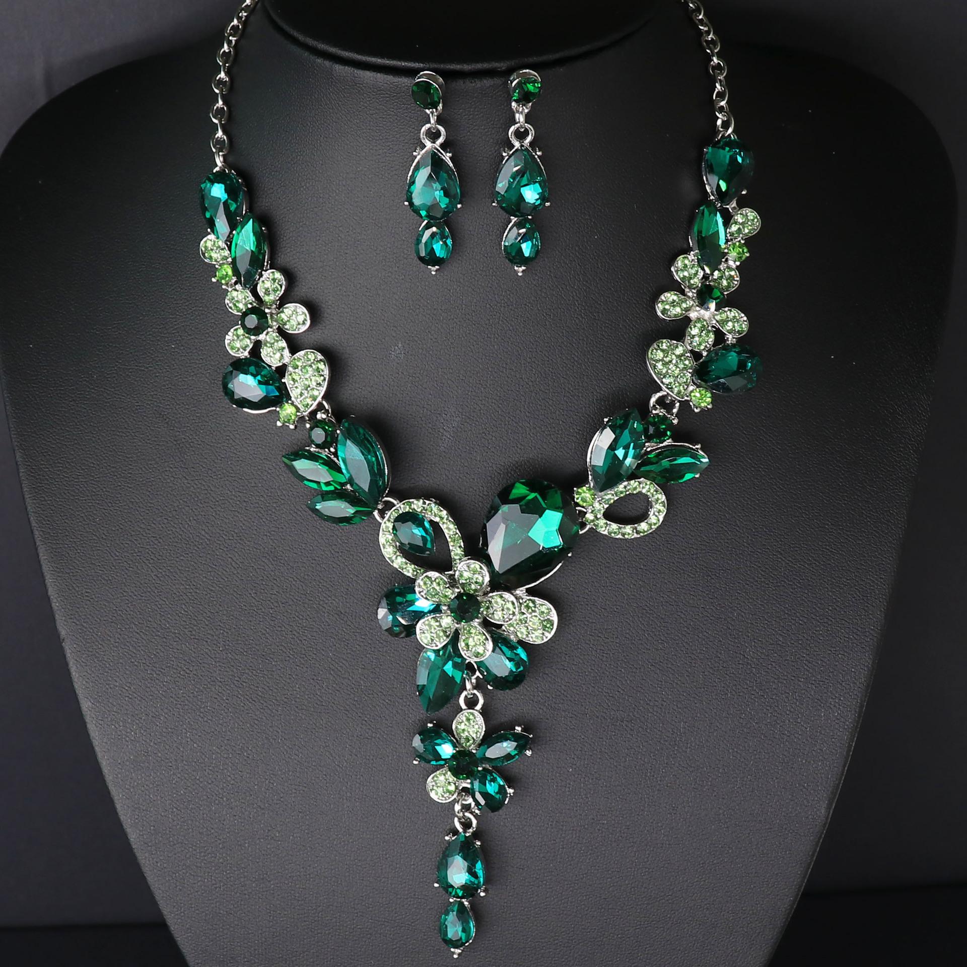 

Товар Серьги Комплект Цепочка 2-х Части Кристалл Стеклянный Сплав Платье Аксессуары Женское Ожерелье зелёный