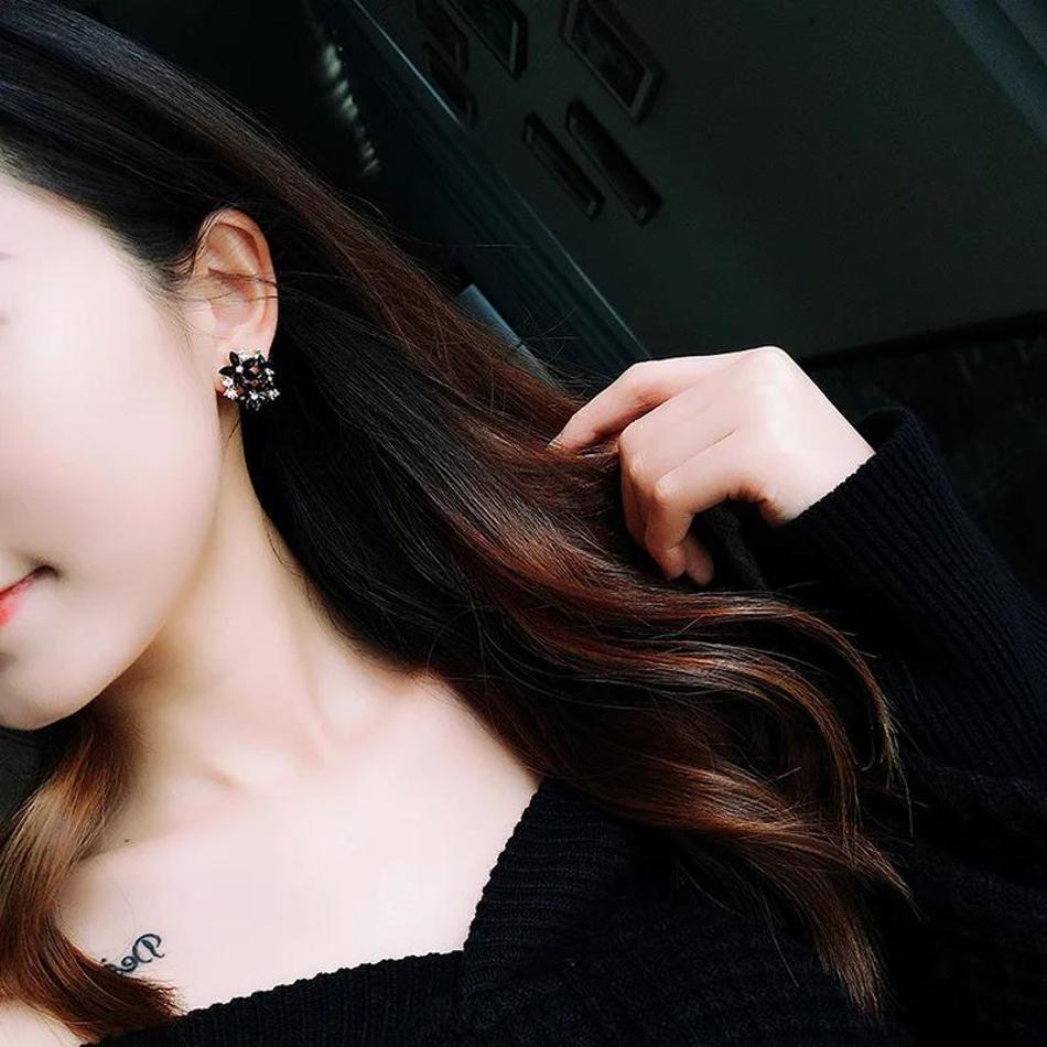 1 Pair New Sweet Color Sweet Small Fresh Flower Zircon Sparkling Diamond Exaggerated Fashion Temperament Earrings Korean Version