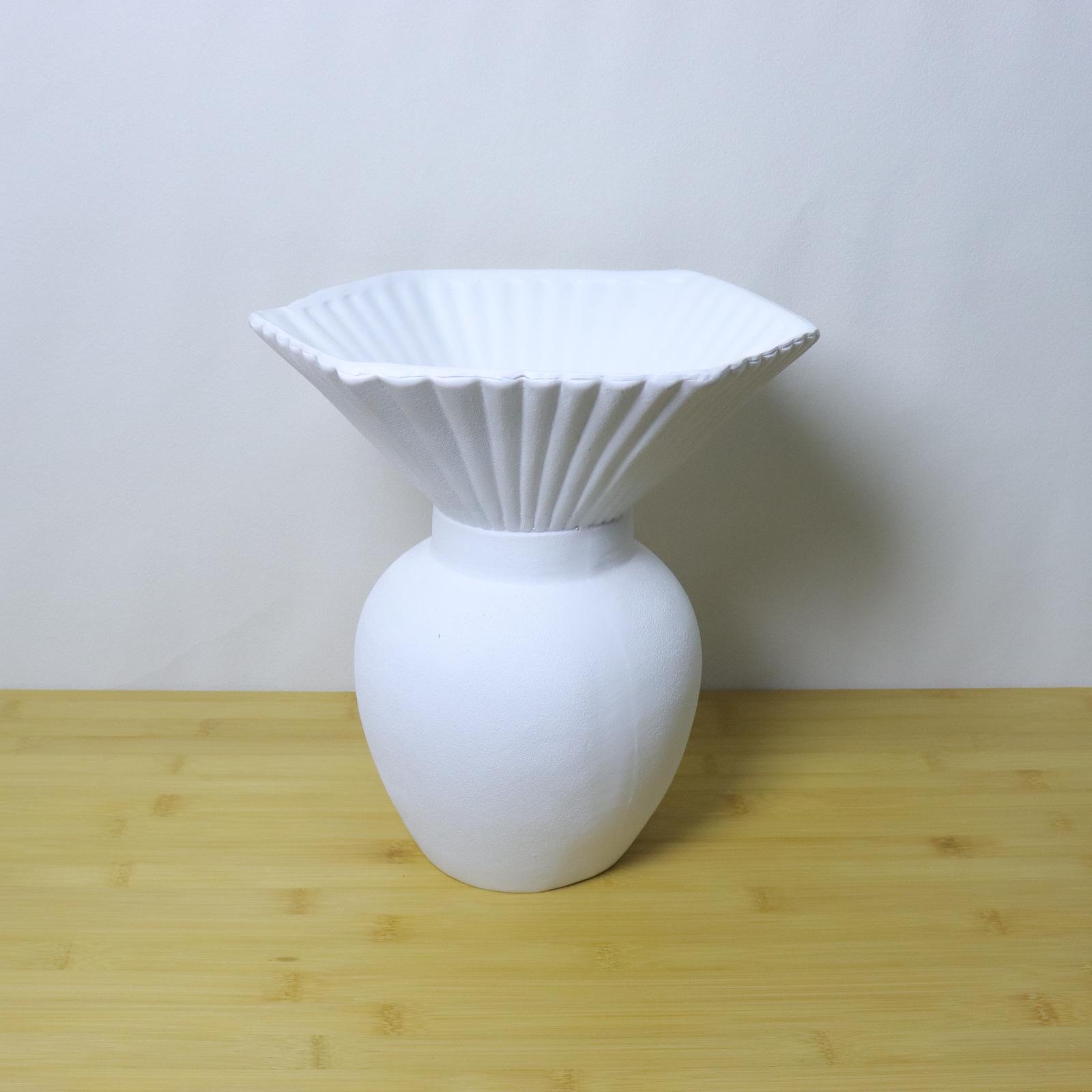 

Nordic Geometric Ceramic Vase - Modern Minimalist Design for Home Decor
