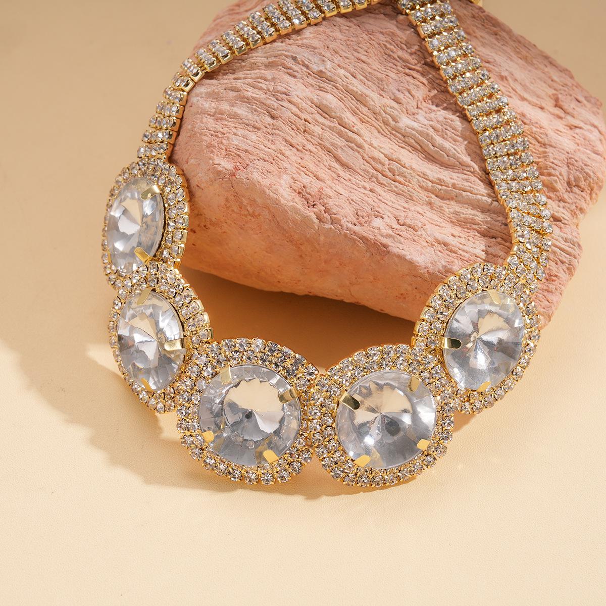 Exaggerated wind diamond round necklace wind collarbone chain personalized design sense item decoration