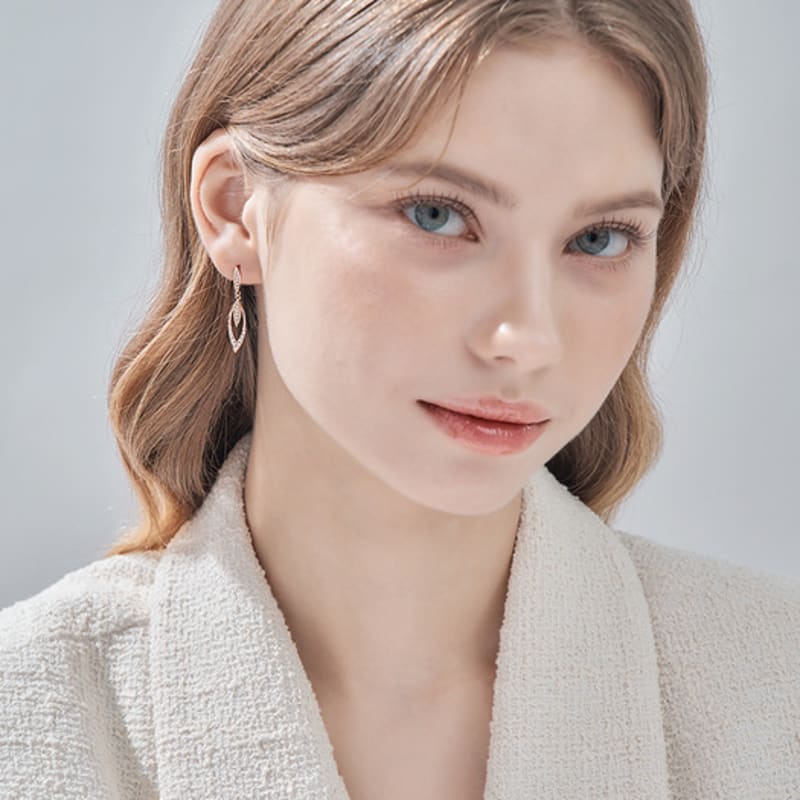 ELLE Jewelry 14K Gold Leaf Motif Two-Pin Long Earrings ELGPEE532