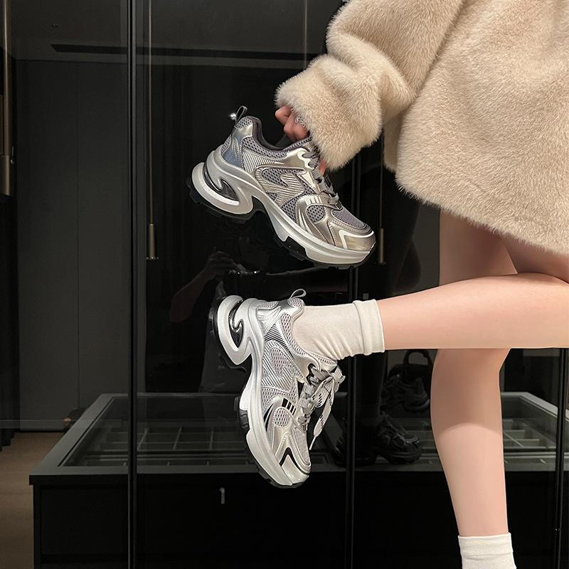 Korean niche brand new small man height increase autumn and winter dad shoes women's 2025 winter new sports and leisure shoes women