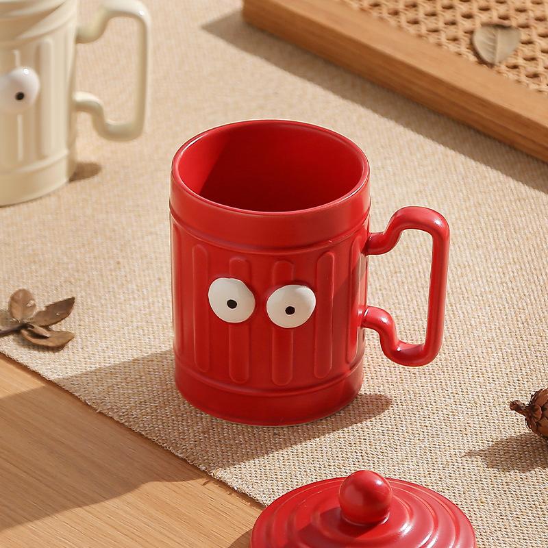 Mugg med lock Stor kapacitet Rolig keramisk vattenkopp Högt utseende Konstig kopp Souvenirgåva för flickor