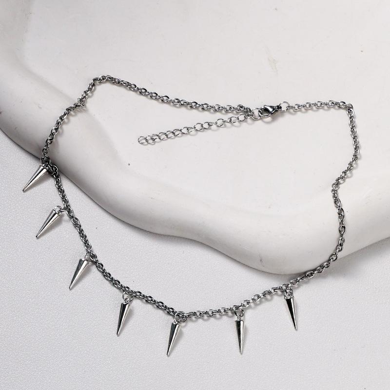 Cold wind rivet fringed necklace male trendy hip-hop niche design female light luxury high-end clavicle chain stainless steel chain