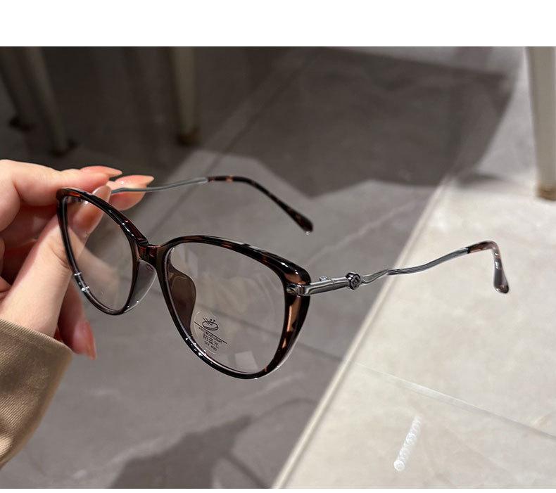 Elegant Women's Cat-Eye Butterfly Eyeglass Frame - Floral, Large, Slimming, Anti-Blue Light, Non-Prescription Glasses