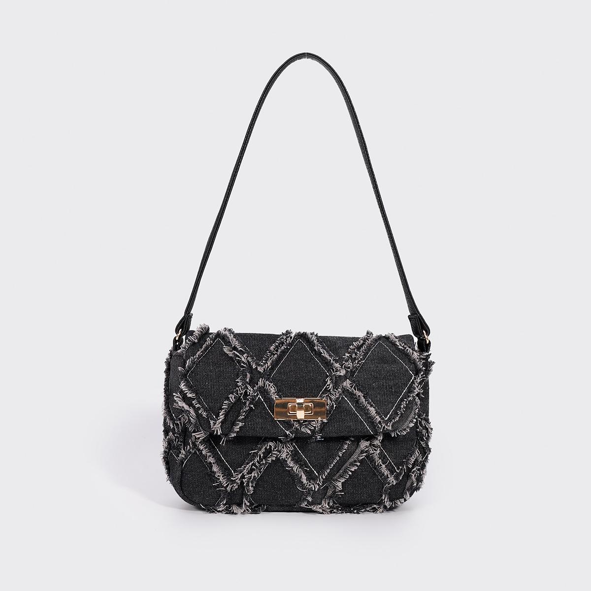 

Джинсовая сумка, женская европейская и американская нишевая сумка через плечо с кисточкой 21*5.5*15cm чёрный