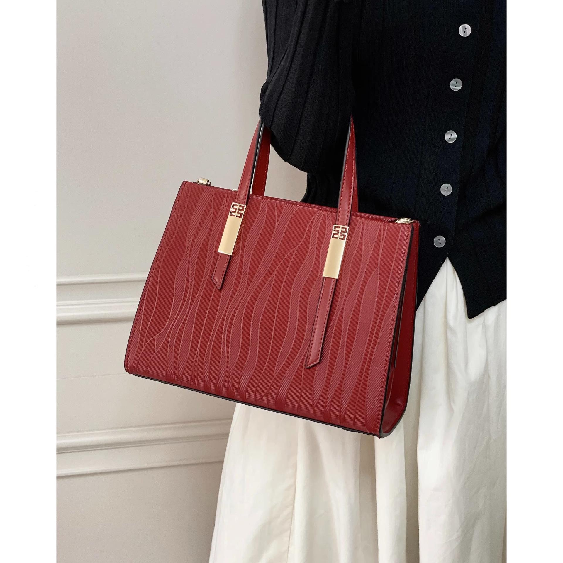 

Подарок на день рождения для мамы высокого класса: Свадебная сумка большой вместимости и женская сумка через плечо