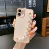Electroplated Pearl Diamond Bracelet Is Suitable for iPhone 17 Candy Color Straight Edge Fine Hole Apple 16/X Silicone Mobile Phone Case.