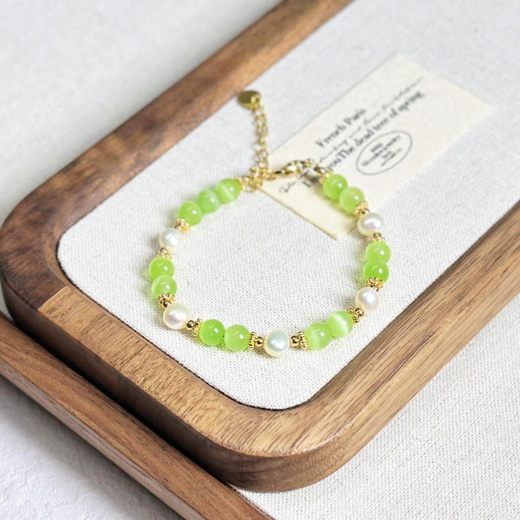 Fairy Cat's Eye Freshwater Pearl Women's Bracelet: Niche Design, Exquisite Gift for Students & Best Friends.