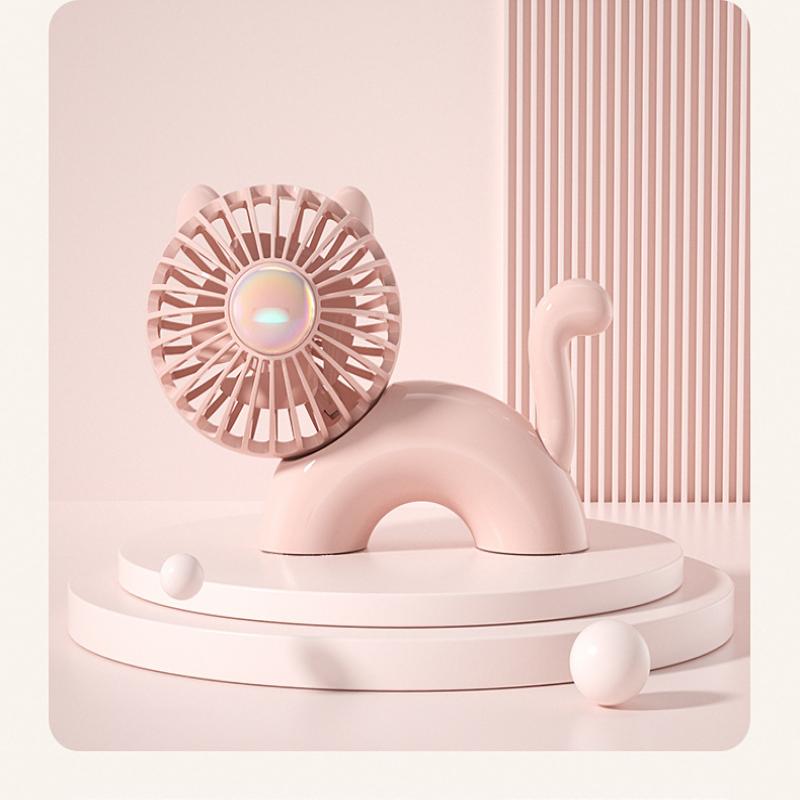 Nowy mały wentylator biurkowy w kształcie kota z kreskówek, ładowany przez USB, cichy i przenośny, regulowany, silny wiatrak