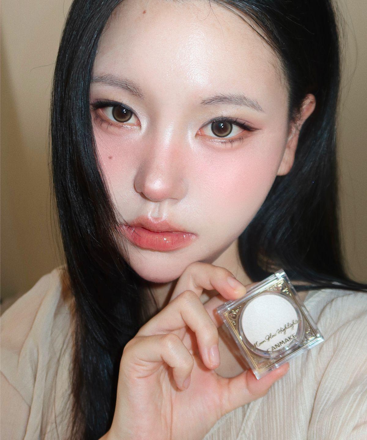 Canmake Moon Glow Highlighter (Select 1 of 3) 01 Moon Glow White