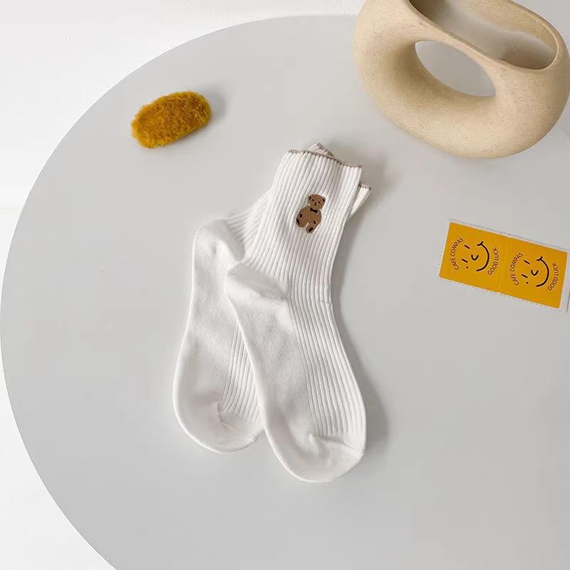 

Women s Brown Bear Academy Style Knee-High Socks - Autumn/Winter Mid-Calf Versatile Gift