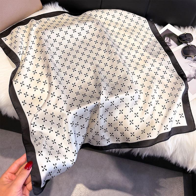 Spring Silk Scarf Fashionable Foreign Style Versatile Small Square Scarf 70Cm Decorative Scarf Sunscreen Travel Shawl Women
