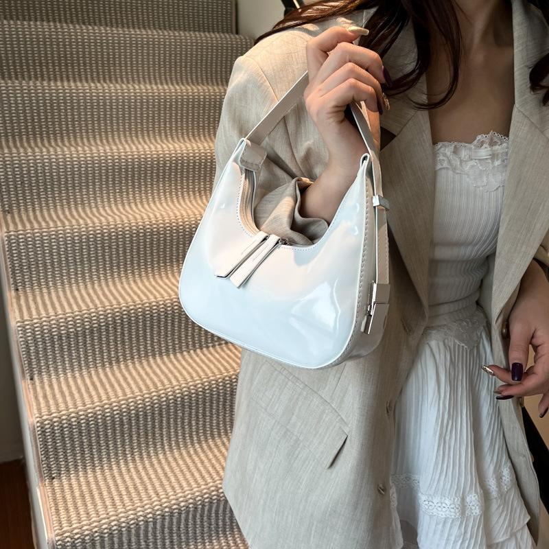 New Spring and Summer Portable Textured Underarm Shoulder Bag Fashion Casual Simple Commuter Ladies Bag