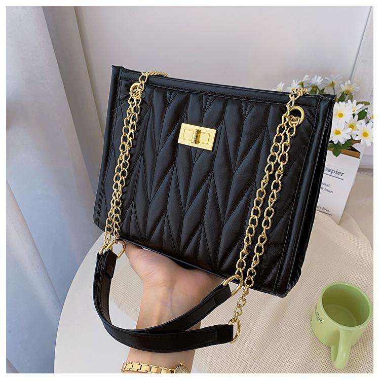 Rhombus Embroidery Thread Texture 2025 Autumn New Trend Fashion Large Capacity Simple Chain Shoulder Messenger Bag Women