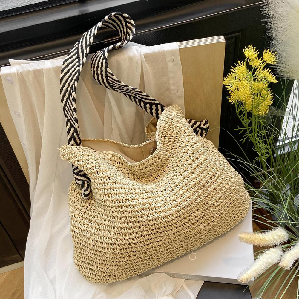 

Жіноча старовинна сумка-бродяга з широким геометричним ременем. Ретро-сумка на плече. Солом’яна сумочка великої місткості. Жіноча літня щоденна сумка. бежевий