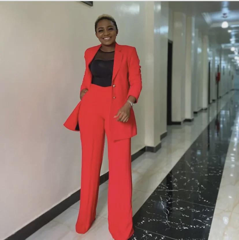 Special Offer: White Trousers & Long Sleeve Fashionable Goddess-Style Casual Professional Suit Set