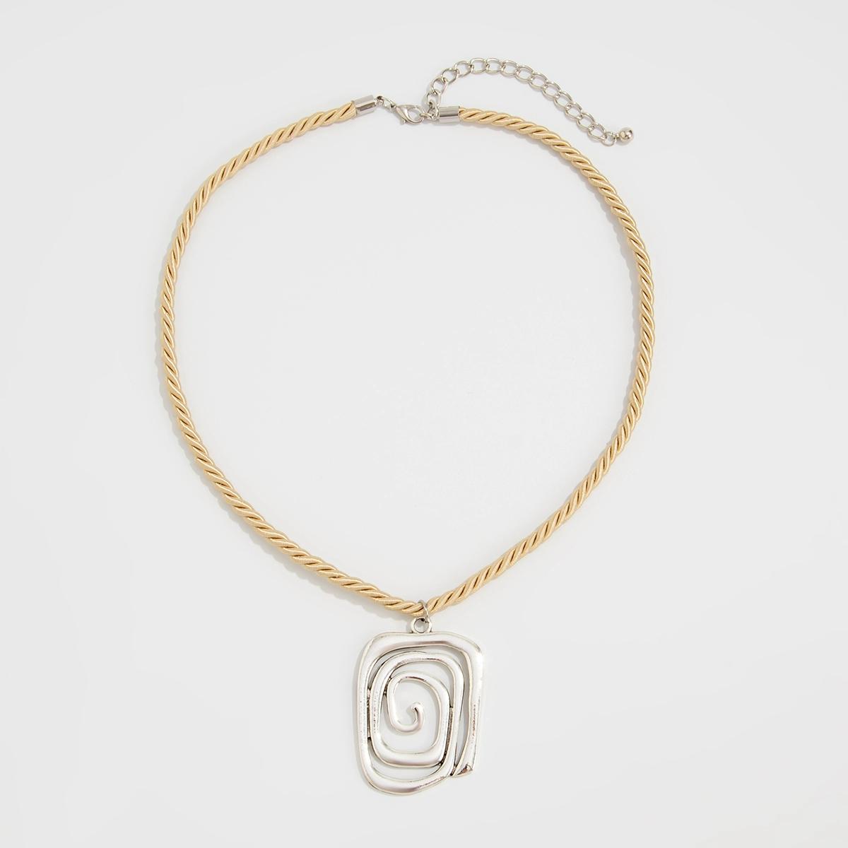 

Spiral geometric square flower pendant necklace female, hip hop trend travel auction with collarbone chain