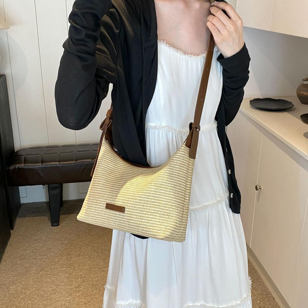 Summer popular woven straw small bag new niche design messenger bag bow hand bag