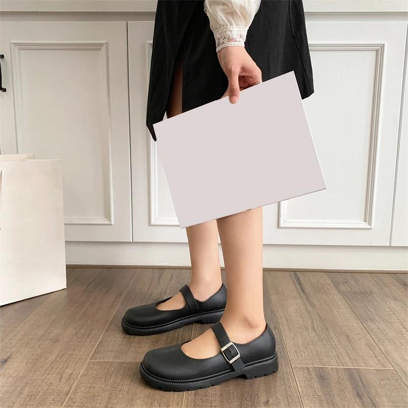 Fashion Women's Shoes and Flip-flops, A New Type of Fashionable Thick-soled Flat-bottomed Single-button Shoes in Baotou for Summer