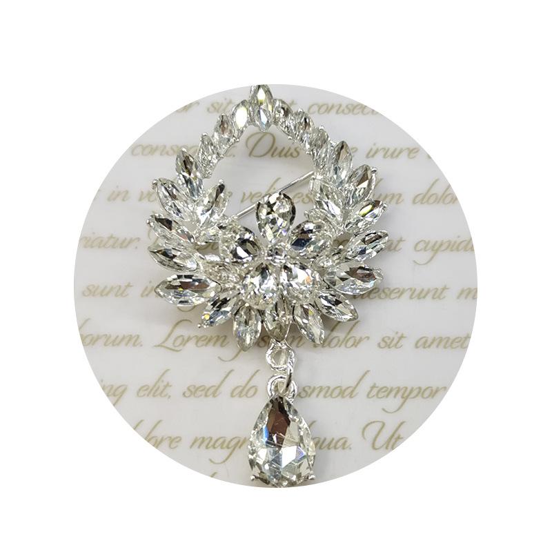 Vintage Teardrop Rhinestone Brooch Statement Pin for Fashionable Party Wear