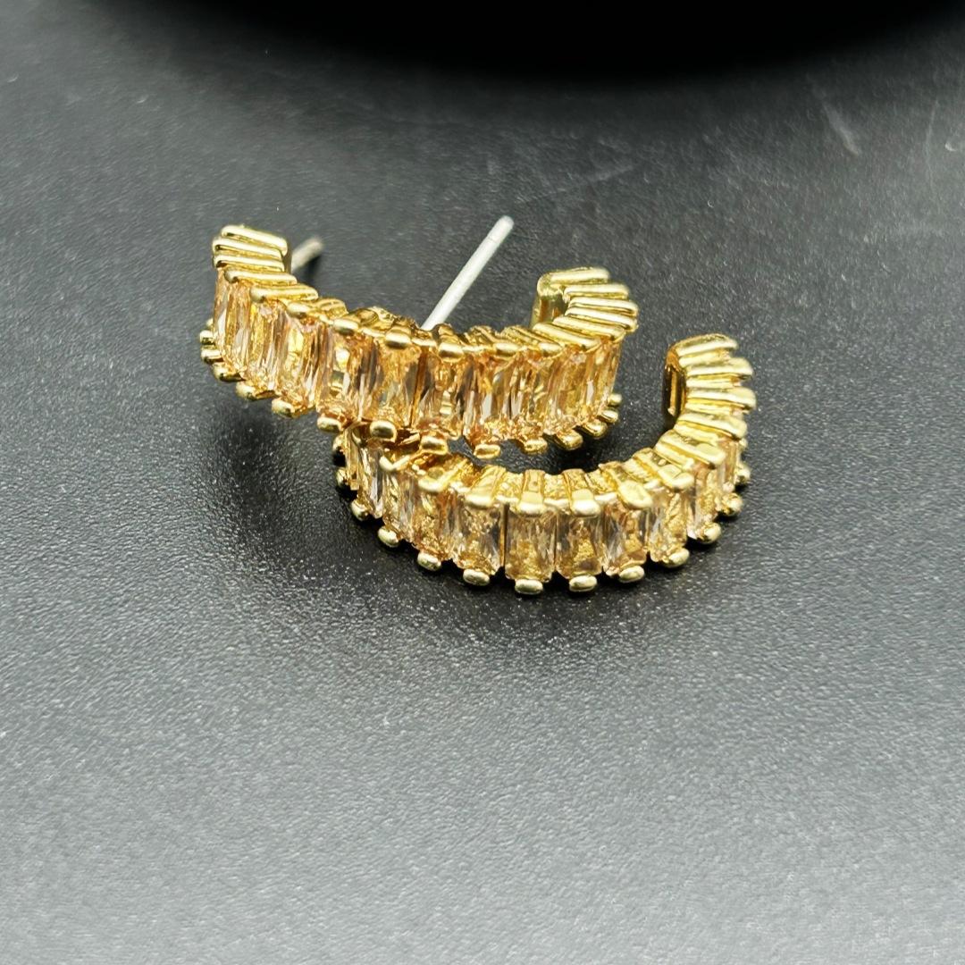 

Middle Aged Vintage Internet Famous Women s Single Pair Full Set Zircon Earrings 925 Silver Needle Korean Version Temperament Square With Diamonds розовый