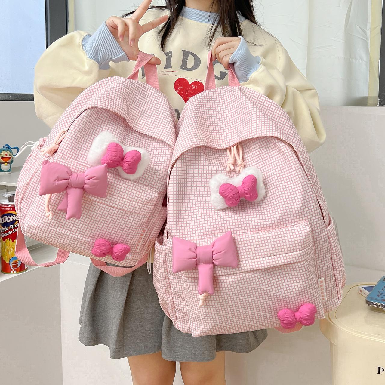 

Модный молодежный рюкзак 2024: Милый, Универсальный, Вместительный, Однотонный с кукольным аксессуаром Small розовый