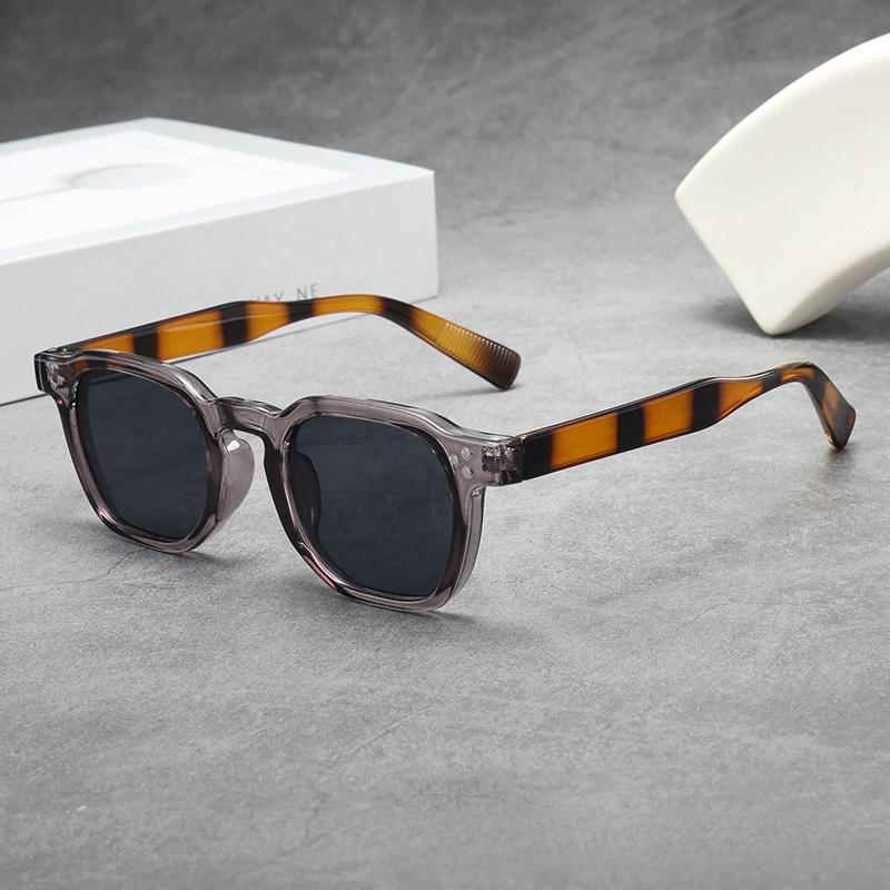 Ρετρό Τετράγωνα Ανδρικά Γυαλιά Ηλίου με Καρφιά Αποχρώσεις Εξωτερικού Χώρου UV400 Μόδα Γυναικεία Πράσινα Γυαλιά Ηλίου για Αντηλιακή Προστασία Ταξίδια Ποδηλασία