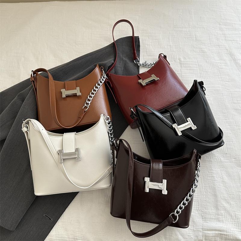 Stylish Underarm Bag For Women 2024 Trendy Solid Color Shoulder Bag Ideal For Fall