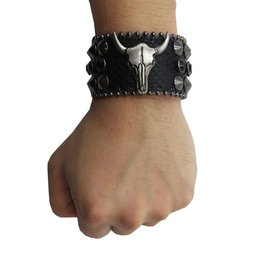 American Rhinestone Rivet Bracelet, Bull Head Decorative Punk Gothic Personalized Jewelry
