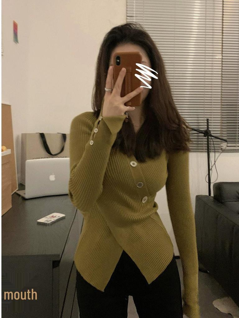 2025 Apricot Ribbed V-Neck Cinched-Waist Sweater - Women's Slimming Knitwear for Spring, Autumn, and Winter