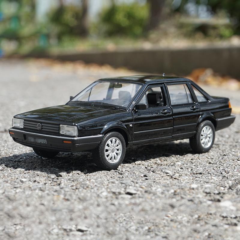 WELLY 1/24 Volkswagen SANTANA  Alloy Diecasts Metal Toy Vehicles Car Model Miniature Scale Model Collection Kids Delicate Gifts