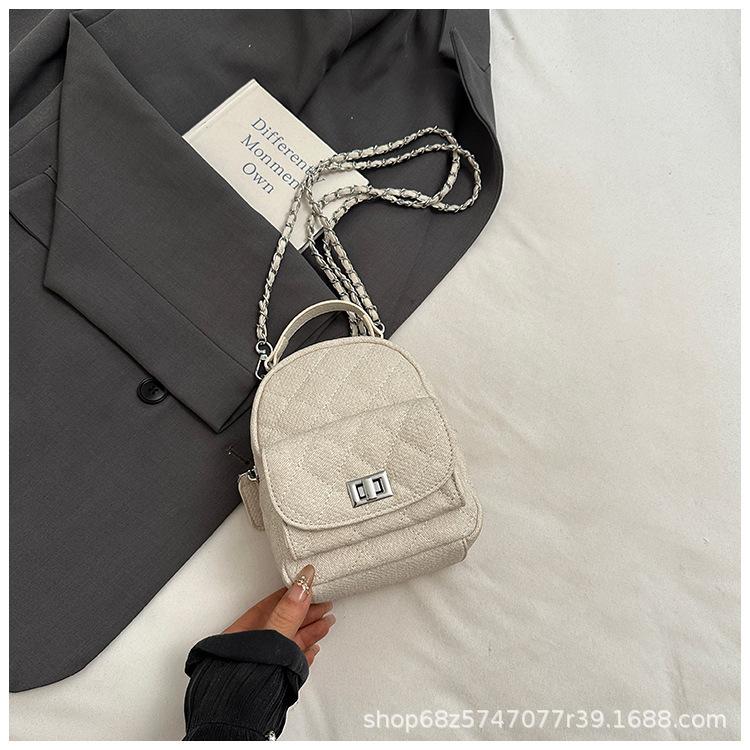

Korean version of fashion handbag women s niche high-end women s backpack 2025 new mini diamond chain backpack
