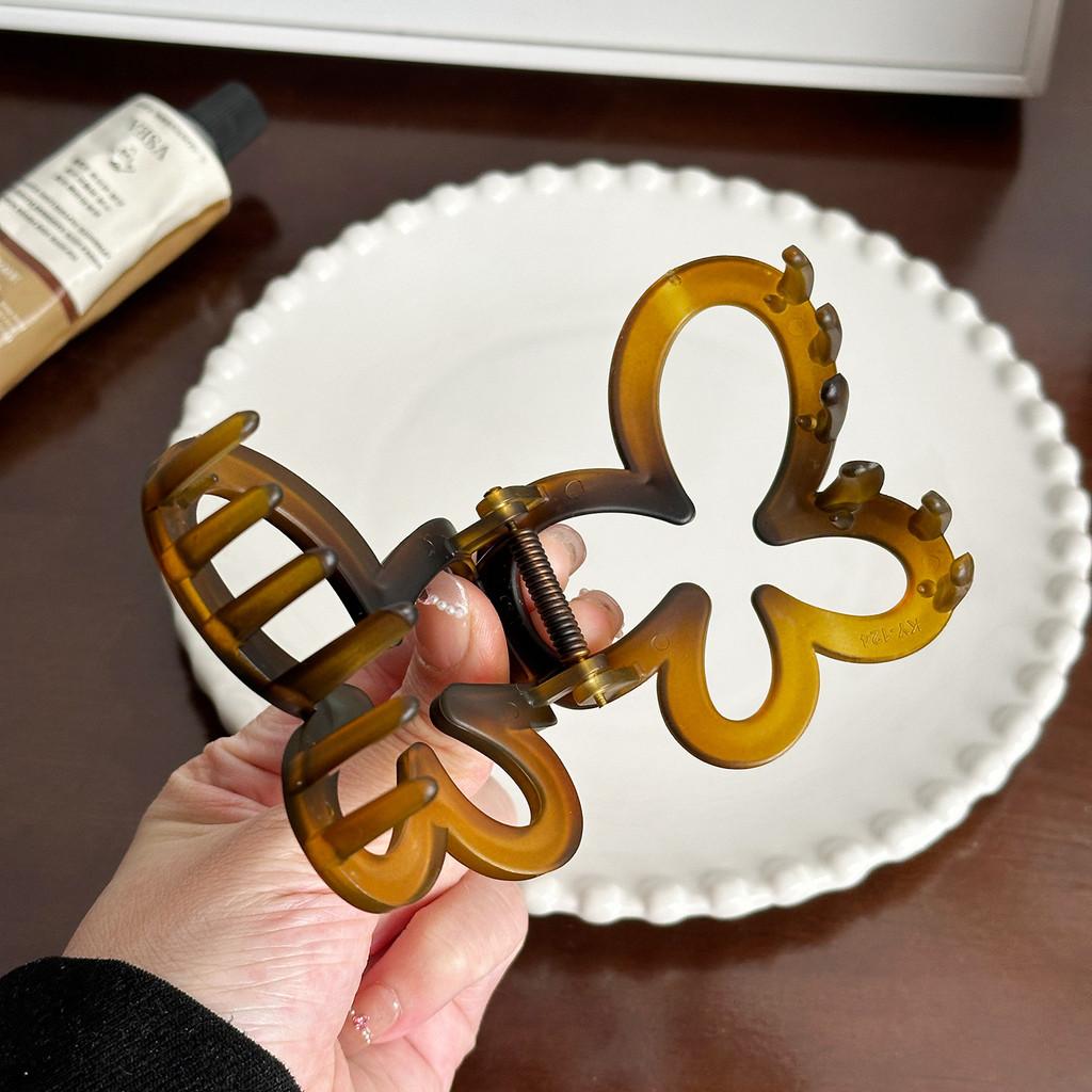 Trendy Vibrant And Butterfly Claw Clip For Women Enhancing Casual And Styles Formal